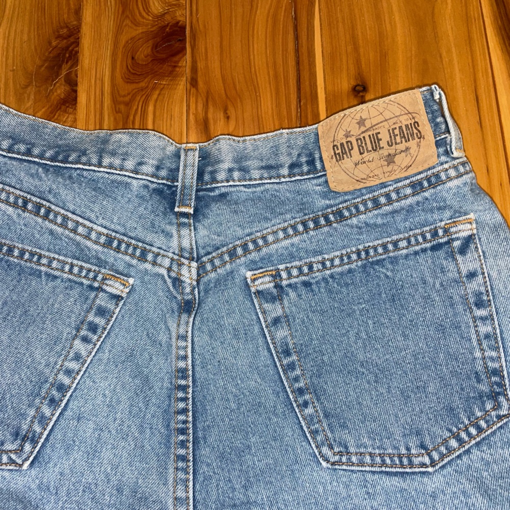 Gap Reverse Fit Medium Wash Blue Jeans - Size 14